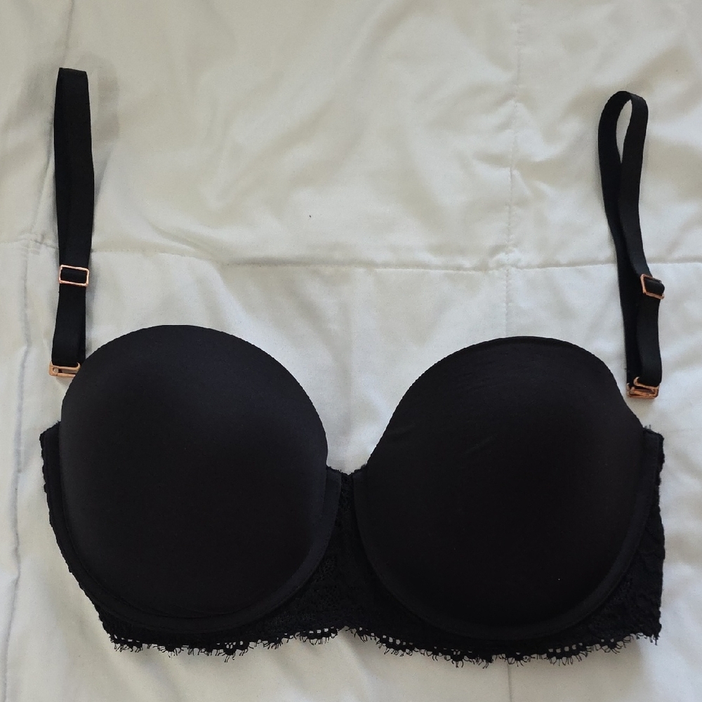 Elegant Black Strapless Bra